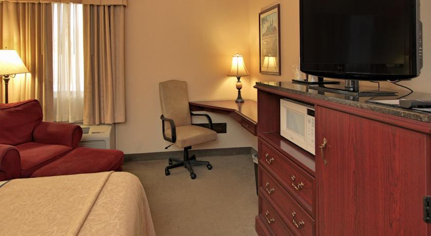 מלון Baymont By Wyndham South Bend Near Notre Dame מראה חיצוני תמונה