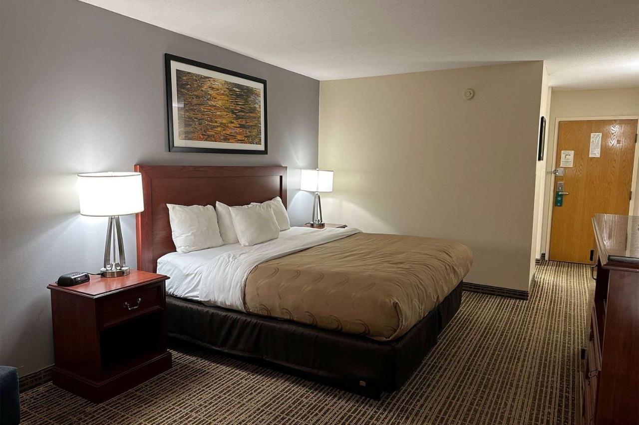 מלון Baymont By Wyndham South Bend Near Notre Dame מראה חיצוני תמונה